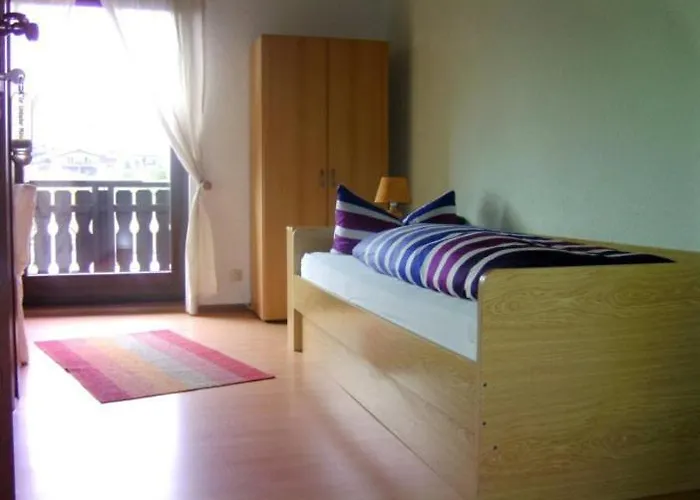 Zur Limbacher Muhle בית הארחה 2*