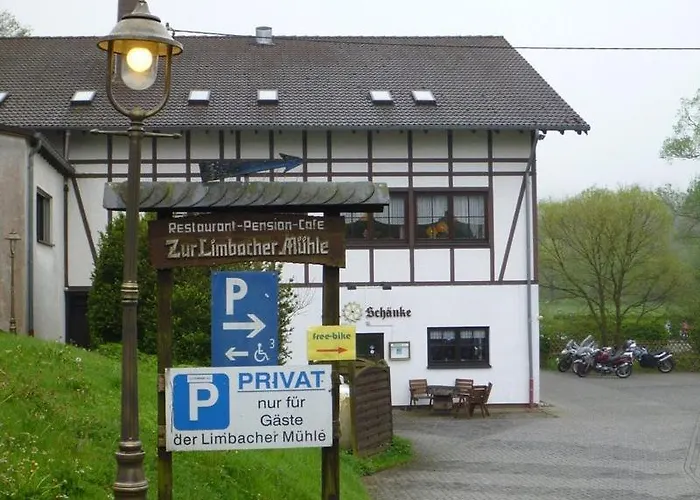 Zur Limbacher Muhle בית הארחה לימבך